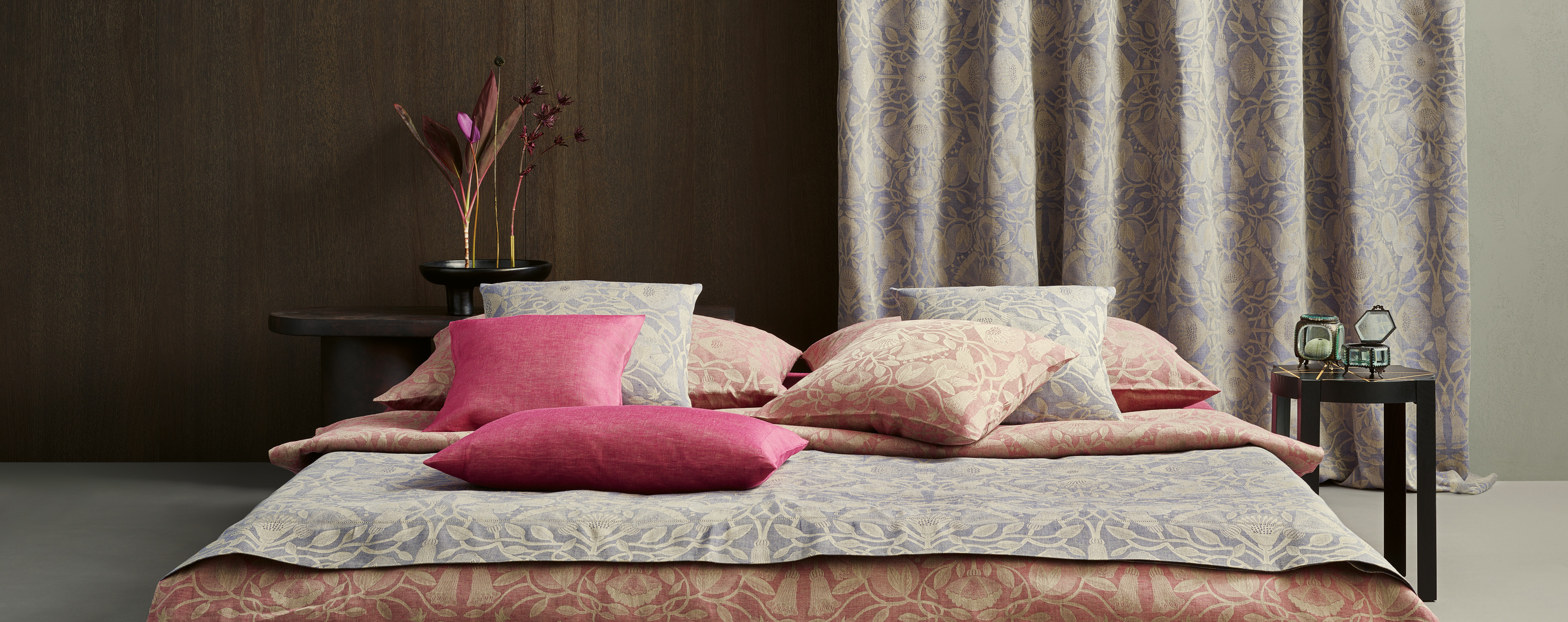 Florale Eleganz aus 100% Leinen
